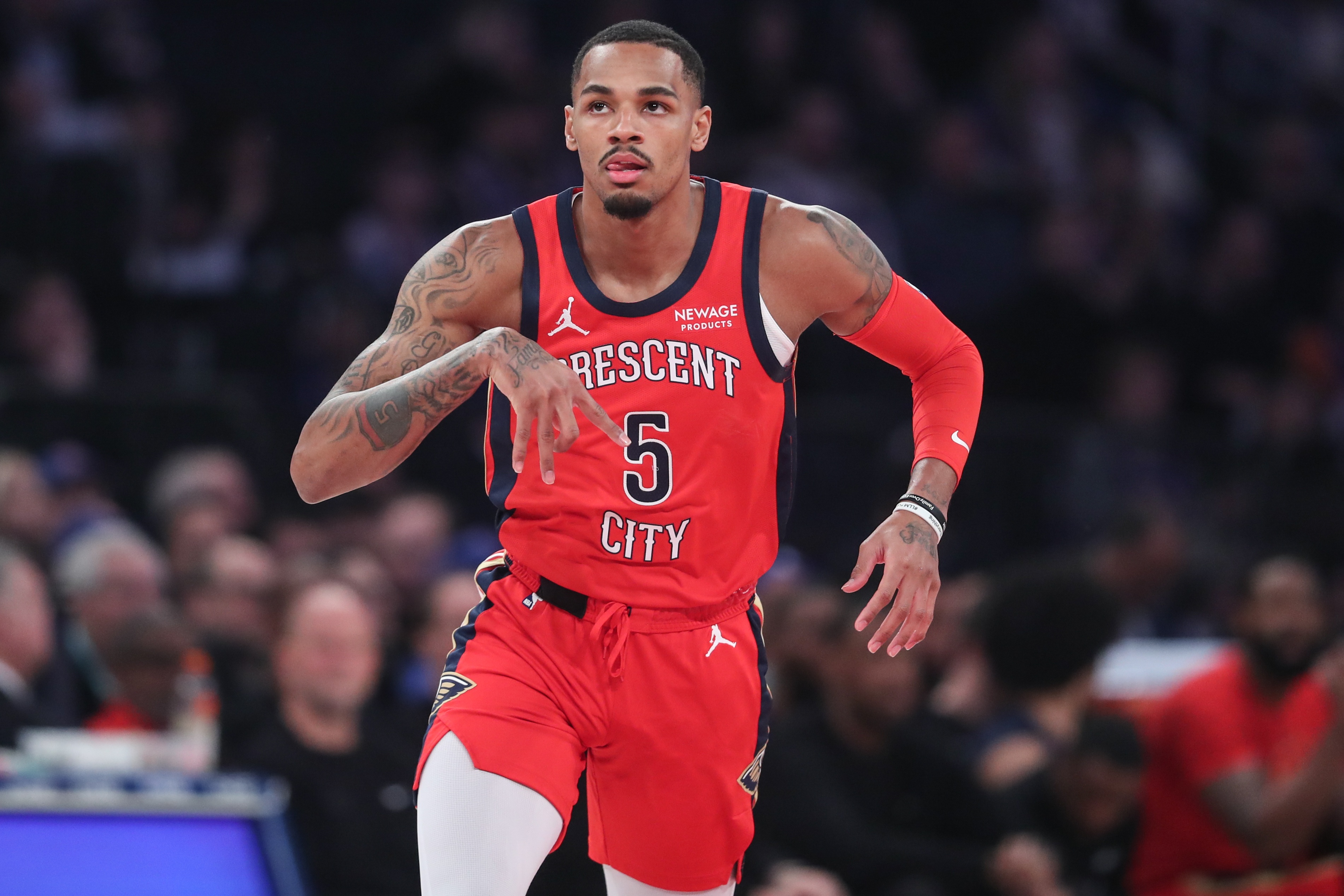 v站体育官方网站-填满数据栏！德章泰·穆雷14中8得19分4板6助1断1帽 得分全队最高